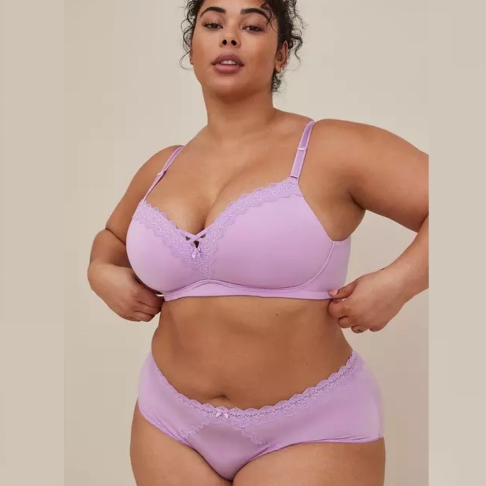 Torrid Curve Push-Up Wire-Free Bra Purple Size 44 DDD Lace Trim Comfort 44F